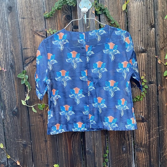 Crop top - Picture 2 of 4